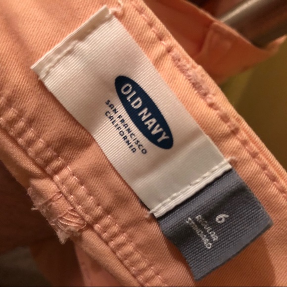 Old Navy Women’s Shorts - Picture 4 of 4